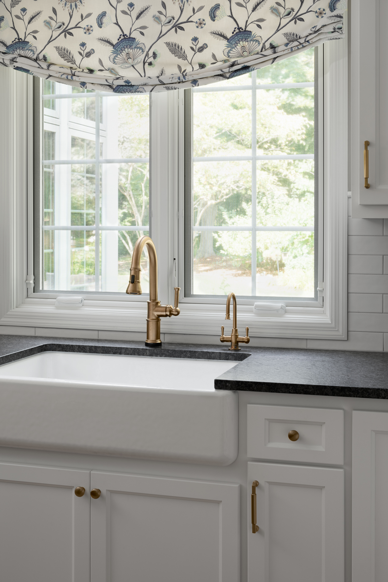 Lamplighter_Lane_Wade_Designs_Lady_With_A_Toolbox_Ryan_Hainey_Photography_008_web